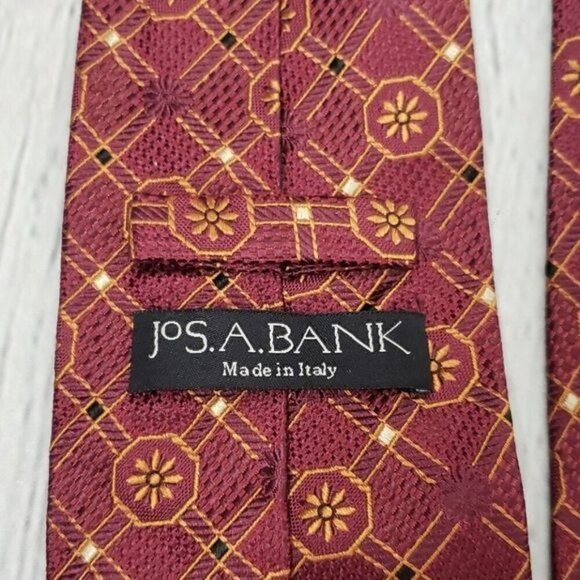 Jos. A. BANK Silk Red Flower Tie Made in Italy - Picture 2 of 8